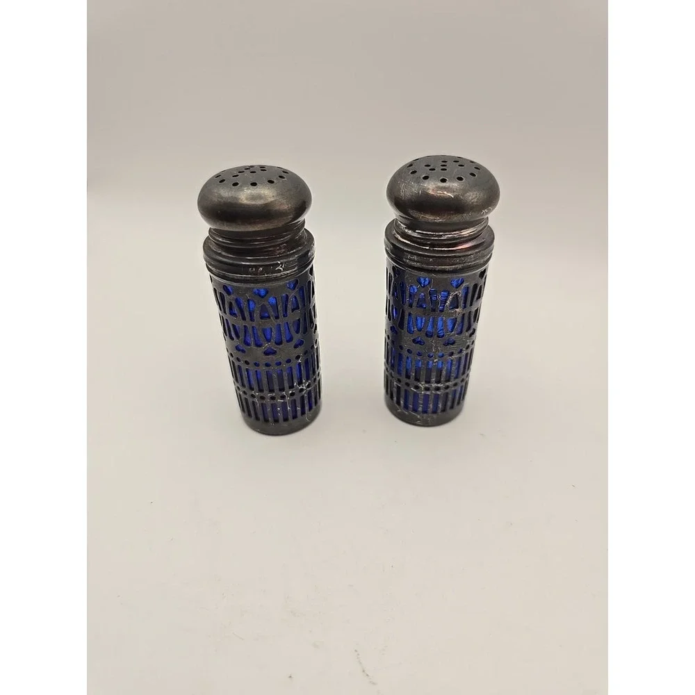 Vintage Silver Plated COBALT BLUE Glass Salt & Pepper‎ Shakers Heart Cuts